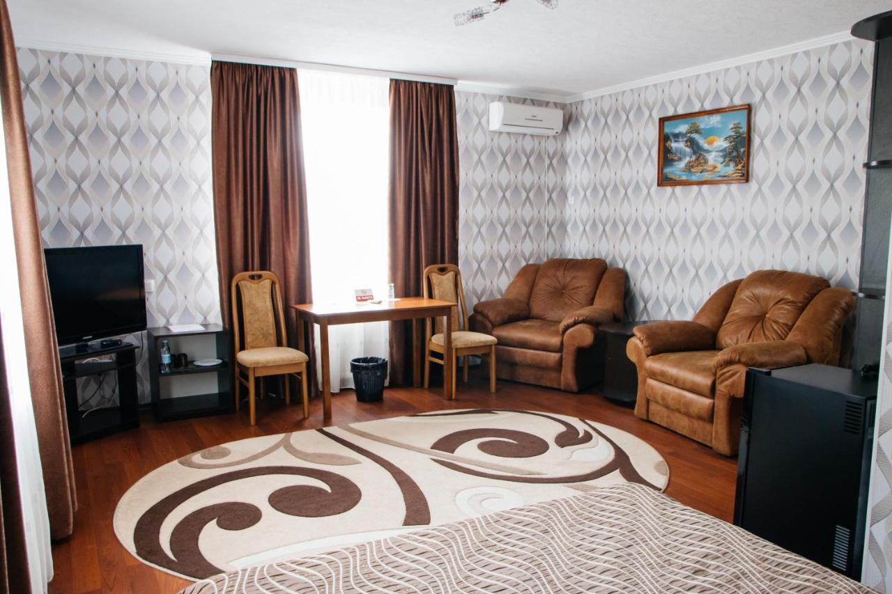 Hotel Гостинний Двір "Марія" à Kropyvnytsky Extérieur photo