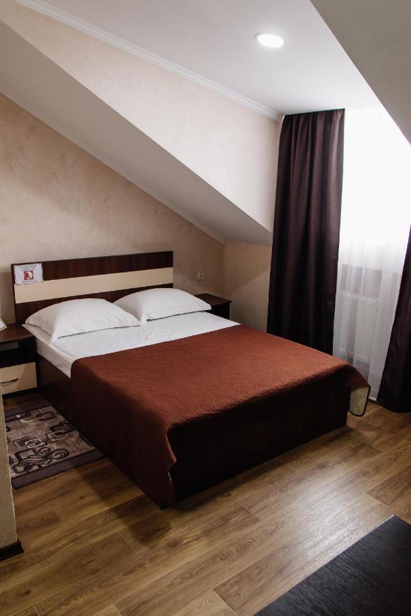 Hotel Гостинний Двір "Марія" à Kropyvnytsky Extérieur photo