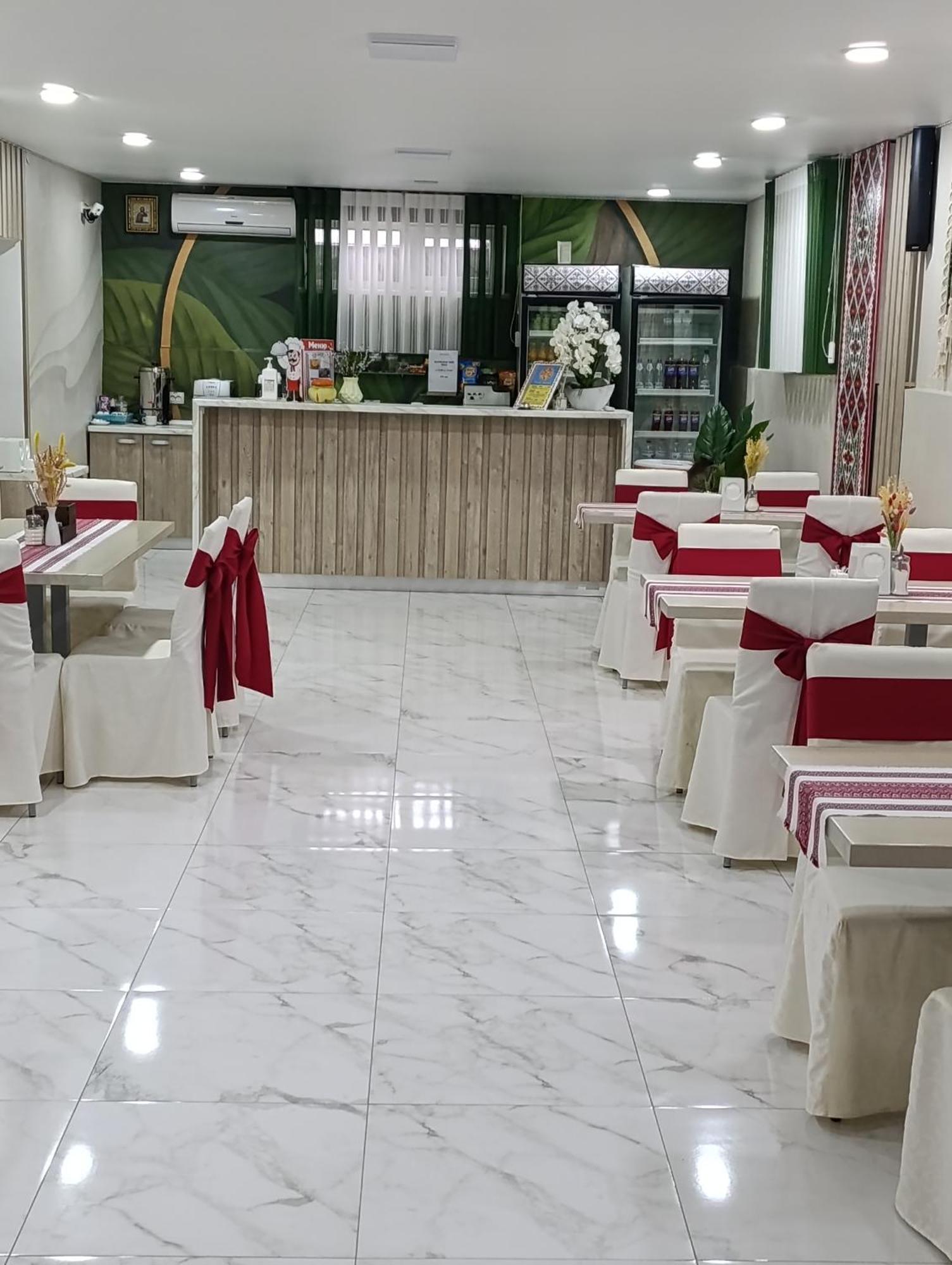Hotel Гостинний Двір "Марія" à Kropyvnytsky Extérieur photo